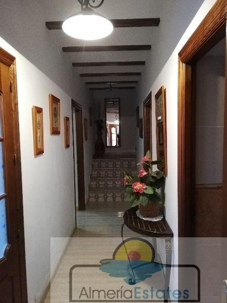For sale of villa in Oria