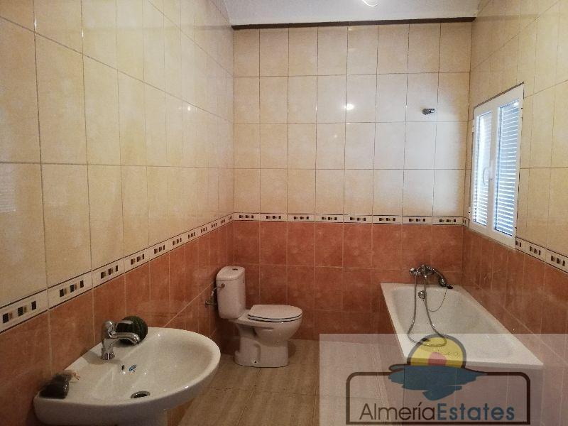 For sale of villa in Oria