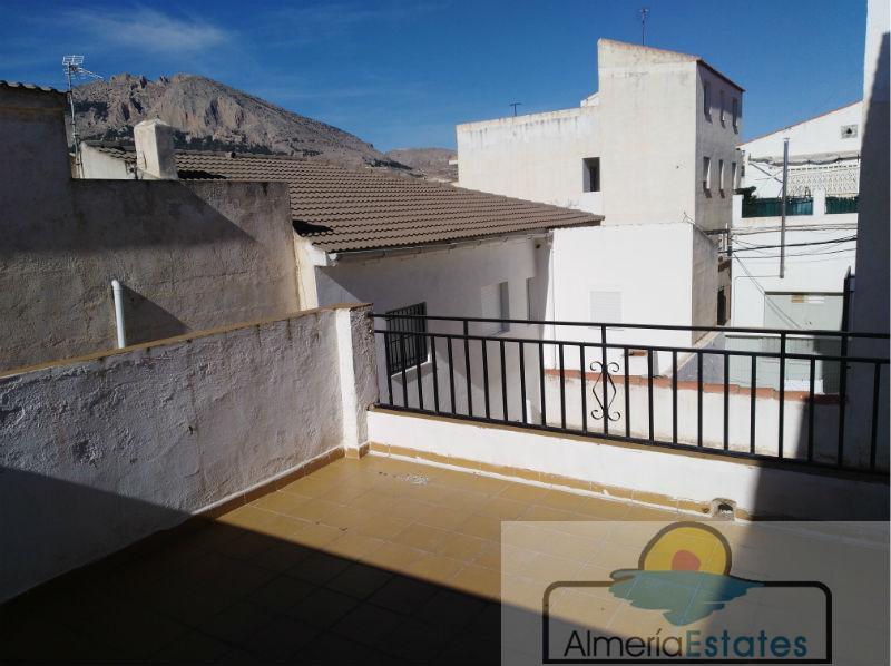 For sale of house in Vélez-Rubio
