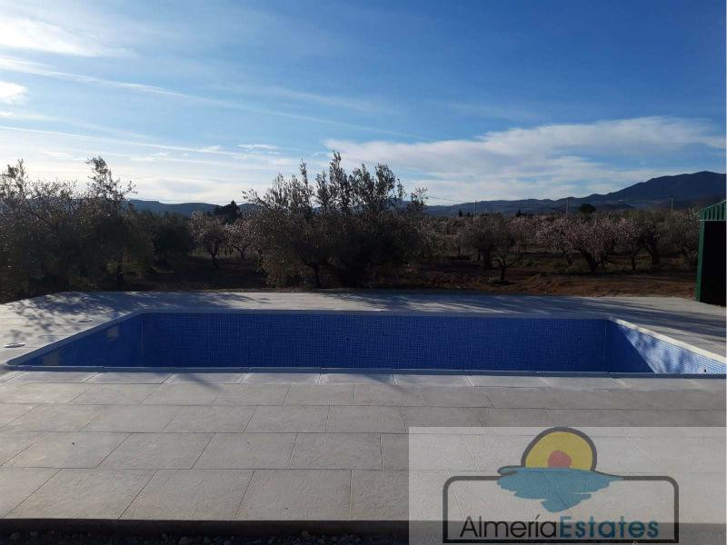 For sale of chalet in Vélez-Rubio