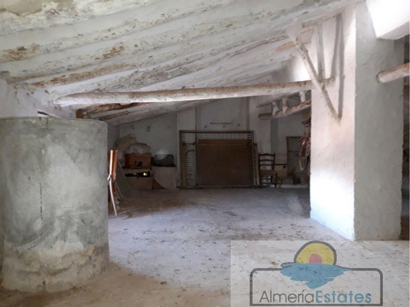 For sale of house in Vélez-Blanco