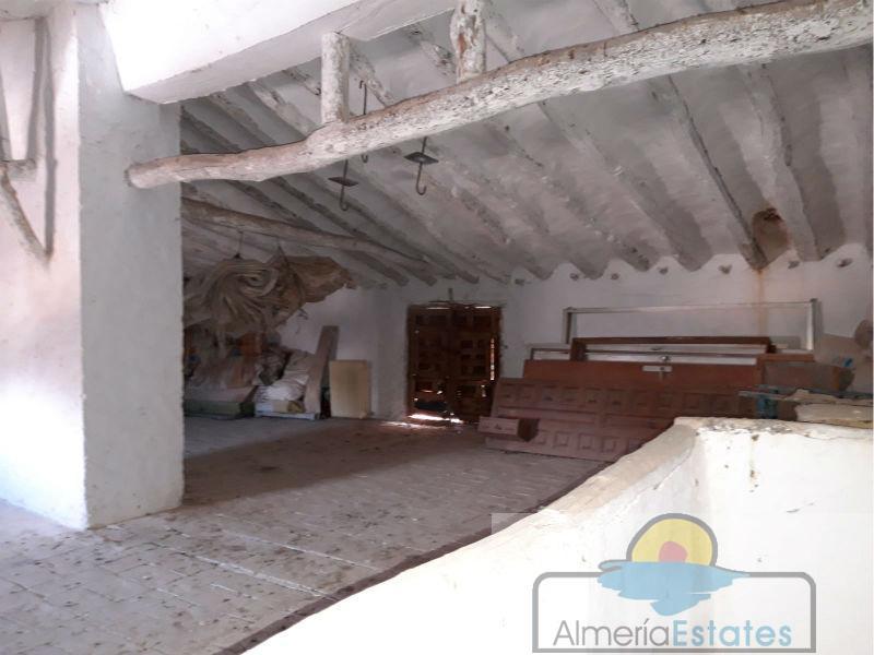 For sale of house in Vélez-Blanco