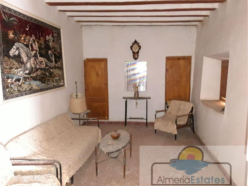 For sale of house in Vélez-Blanco