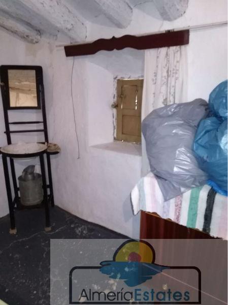 For sale of house in María
