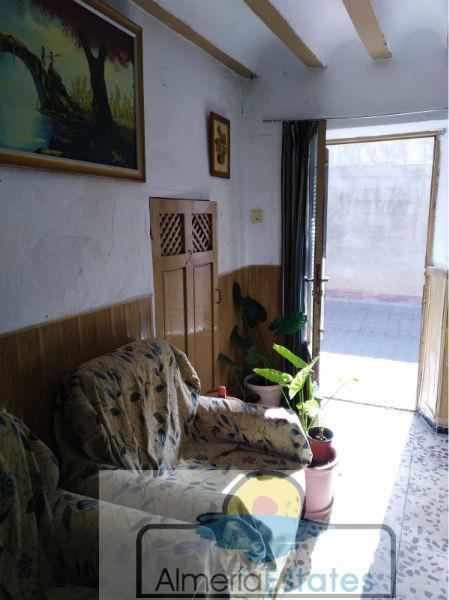 For sale of house in María