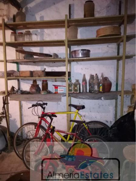 For sale of house in María