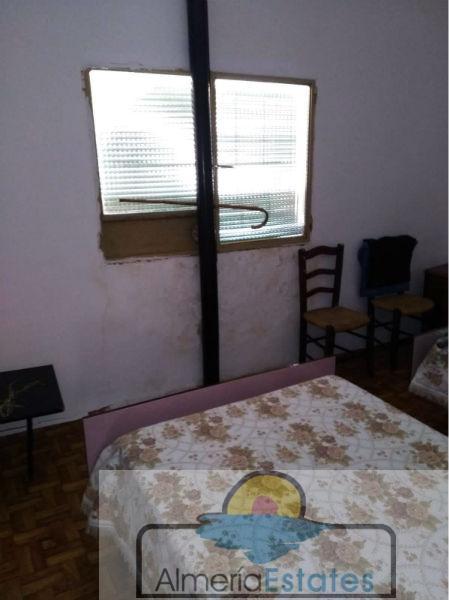 For sale of house in María