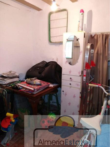 For sale of house in María