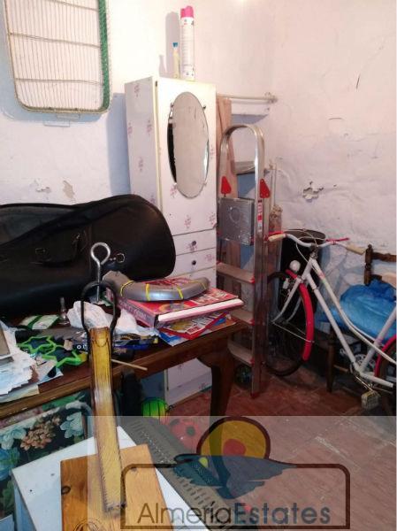 For sale of house in María