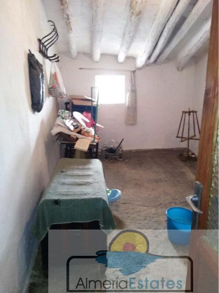 For sale of house in María