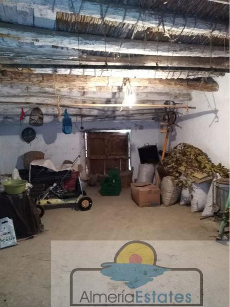 For sale of house in María