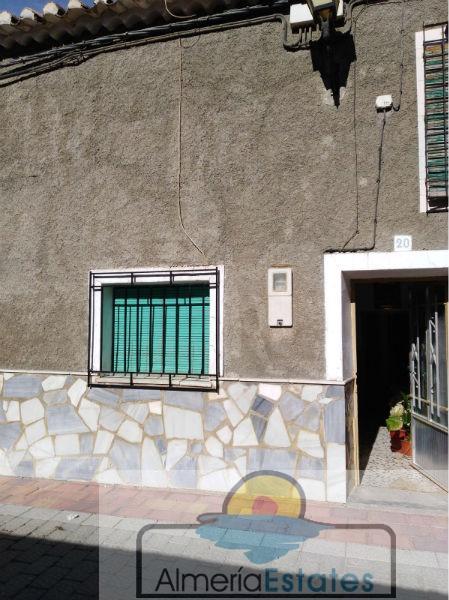 For sale of house in María