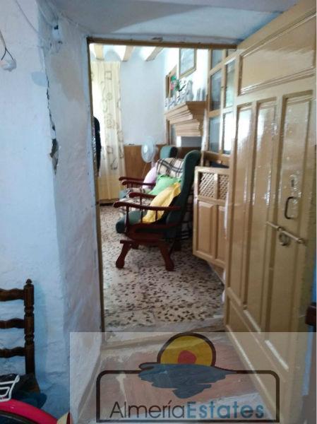 For sale of house in María