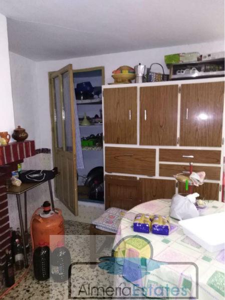 For sale of house in María