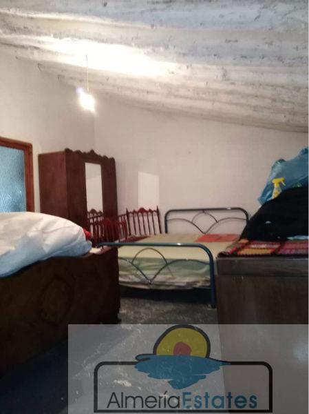 For sale of house in María
