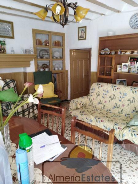 For sale of house in María