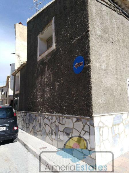 For sale of house in María
