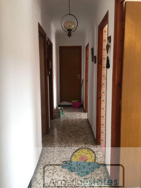 For sale of house in Vélez-Rubio