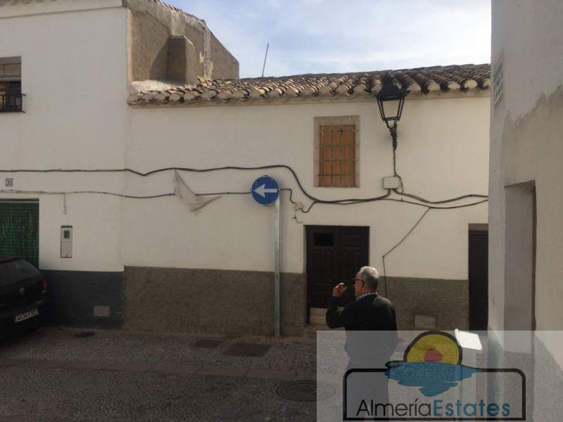 For sale of house in Vélez-Rubio