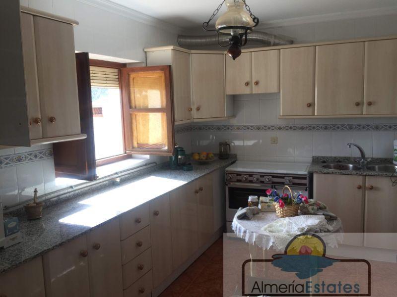 For sale of house in Vélez-Rubio