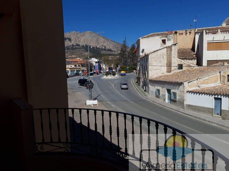 For sale of flat in Vélez-Rubio