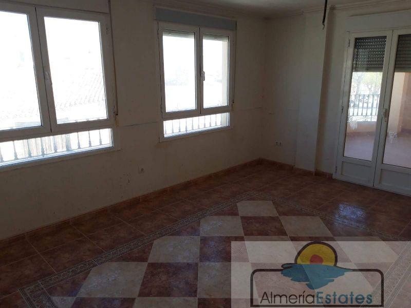 For sale of house in Vélez-Rubio