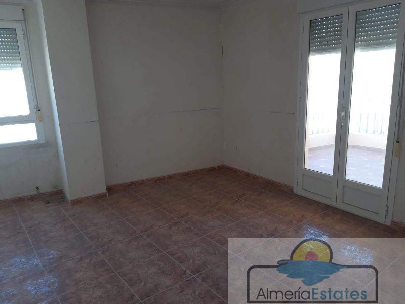 For sale of house in Vélez-Rubio