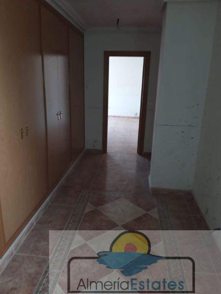 For sale of house in Vélez-Rubio