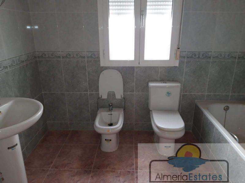 For sale of house in Vélez-Rubio