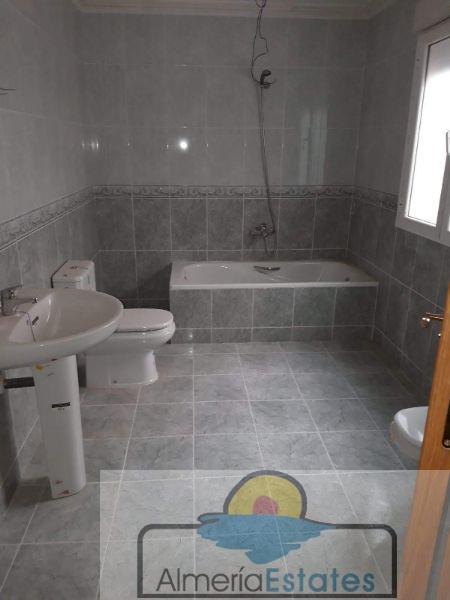 For sale of house in Vélez-Rubio
