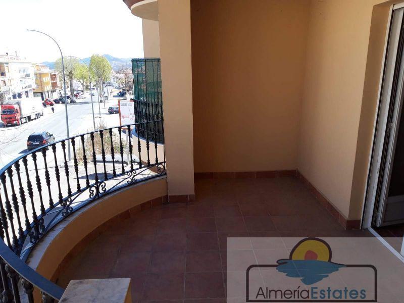 For sale of house in Vélez-Rubio