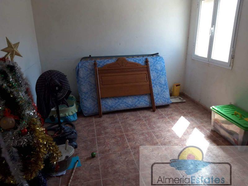 For sale of house in Vélez-Rubio