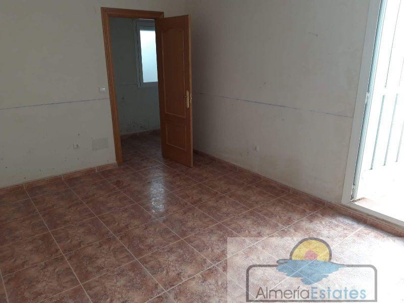 For sale of house in Vélez-Rubio