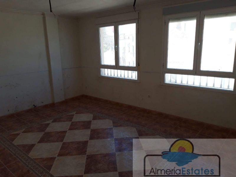 For sale of house in Vélez-Rubio