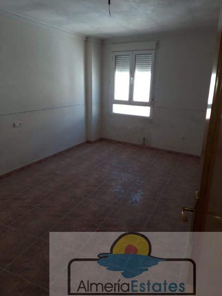 For sale of house in Vélez-Rubio