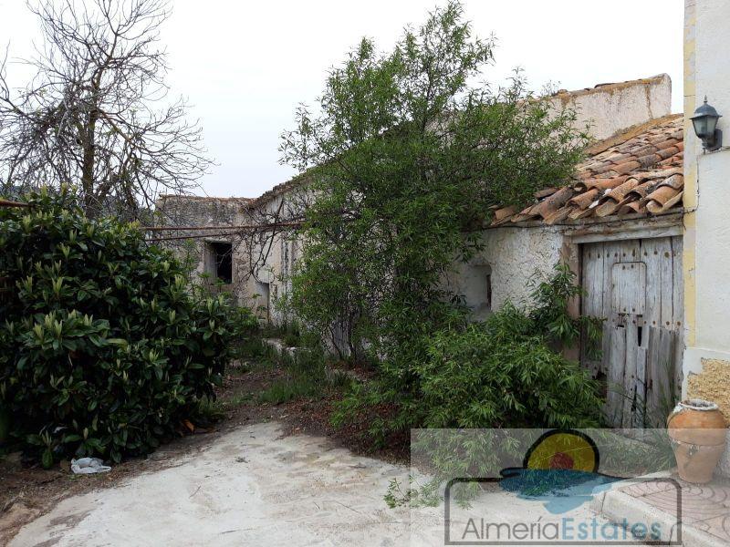 For sale of rural property in Oria