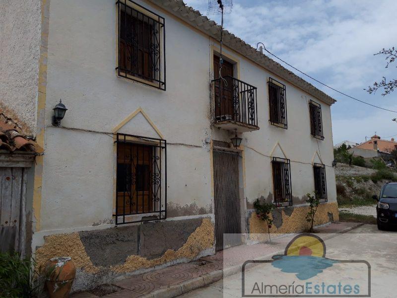 For sale of rural property in Oria