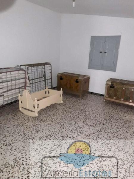 For sale of house in Vélez-Rubio