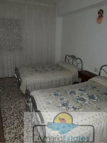 For sale of house in Vélez-Rubio