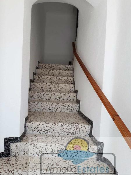 For sale of house in Vélez-Rubio