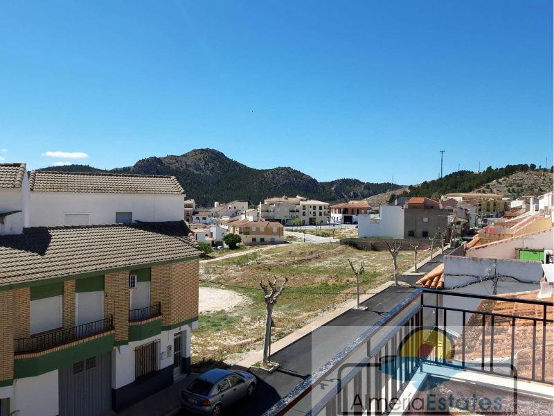 For sale of house in Vélez-Rubio