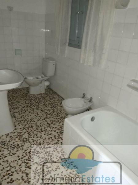 For sale of house in Vélez-Rubio