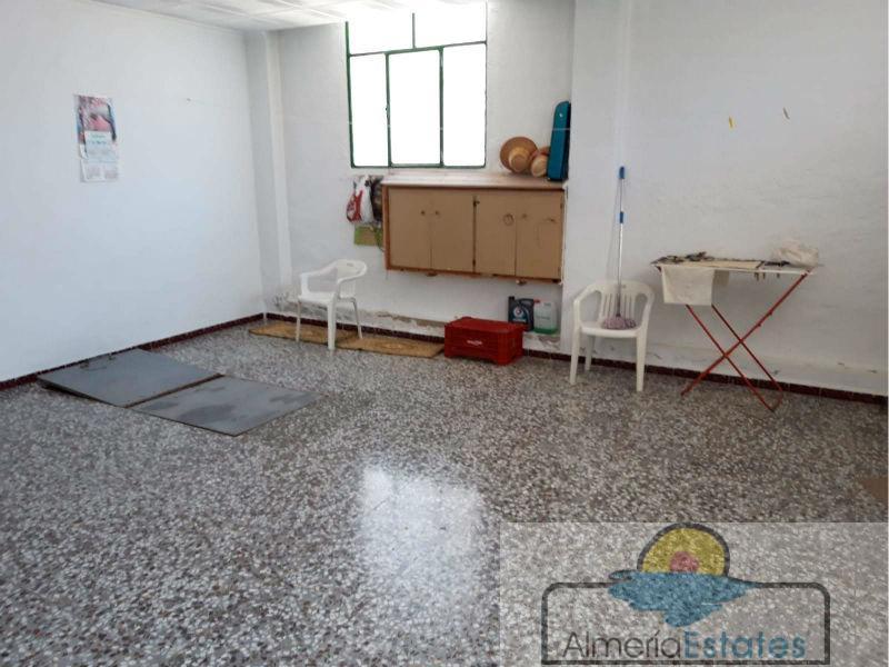 For sale of house in Vélez-Rubio