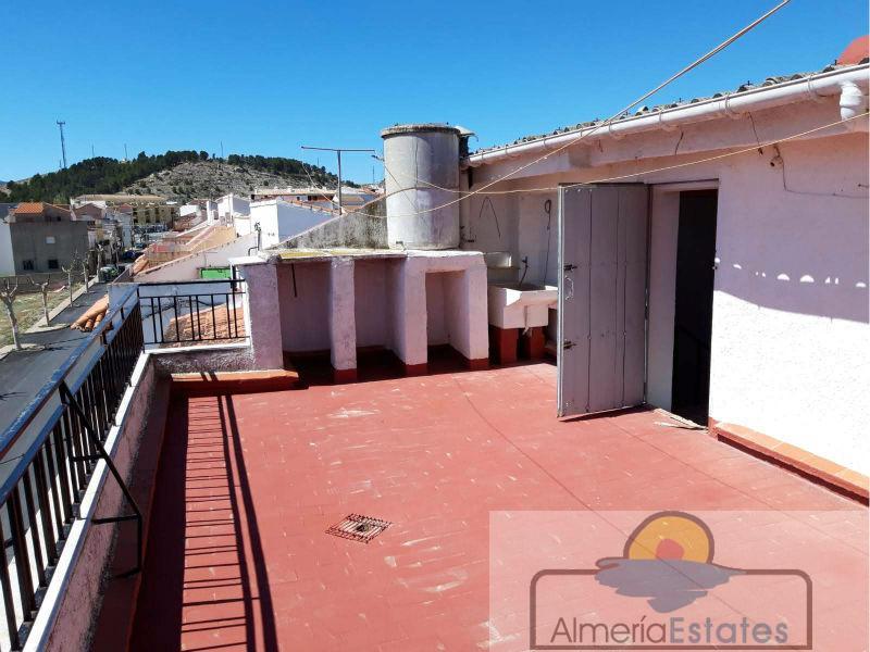 For sale of house in Vélez-Rubio