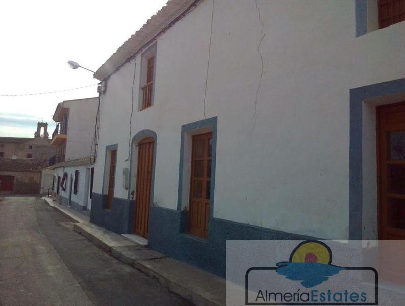For rent of house in Almanzora