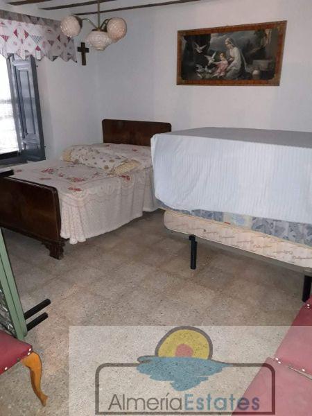 For sale of house in María