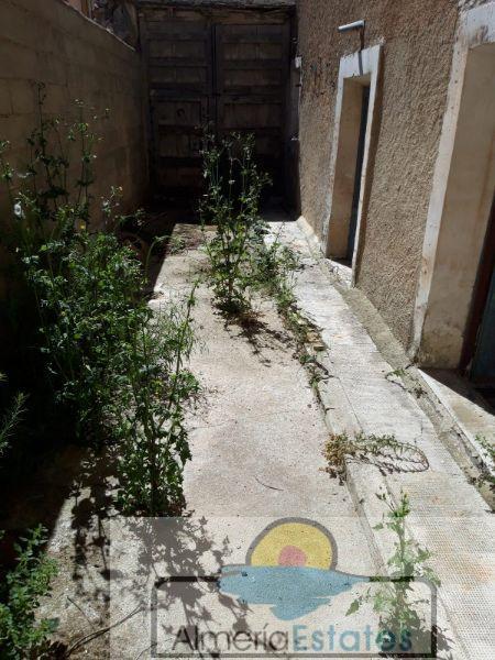 For sale of house in María