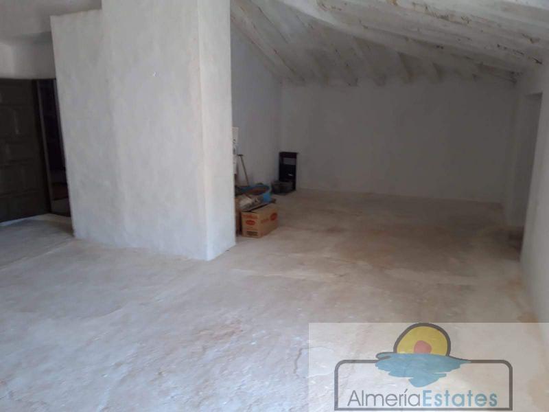 For sale of house in María