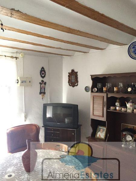For sale of house in María