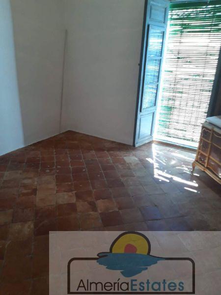 For sale of house in María
